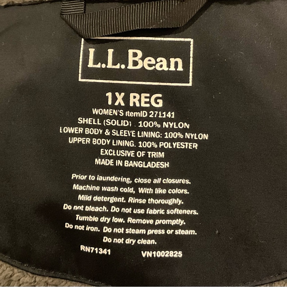 L.L. Bean Black Warm Warmer Jacket - Picture 9 of 12